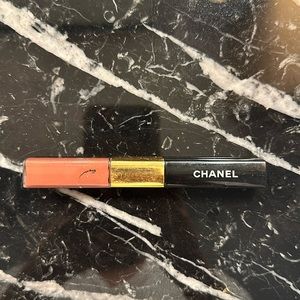 Chanel lip gloss